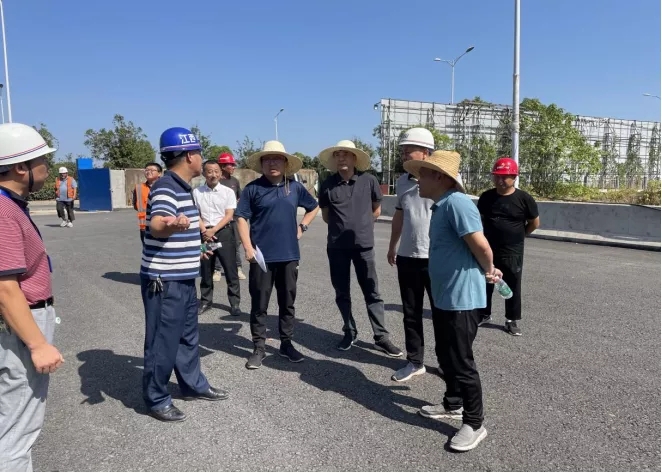 章勇視察青山湖西岸片區(qū)基礎(chǔ)設(shè)施建設(shè)工程、丹霞路道路及綜合管廊工程EPC項(xiàng)目工程  